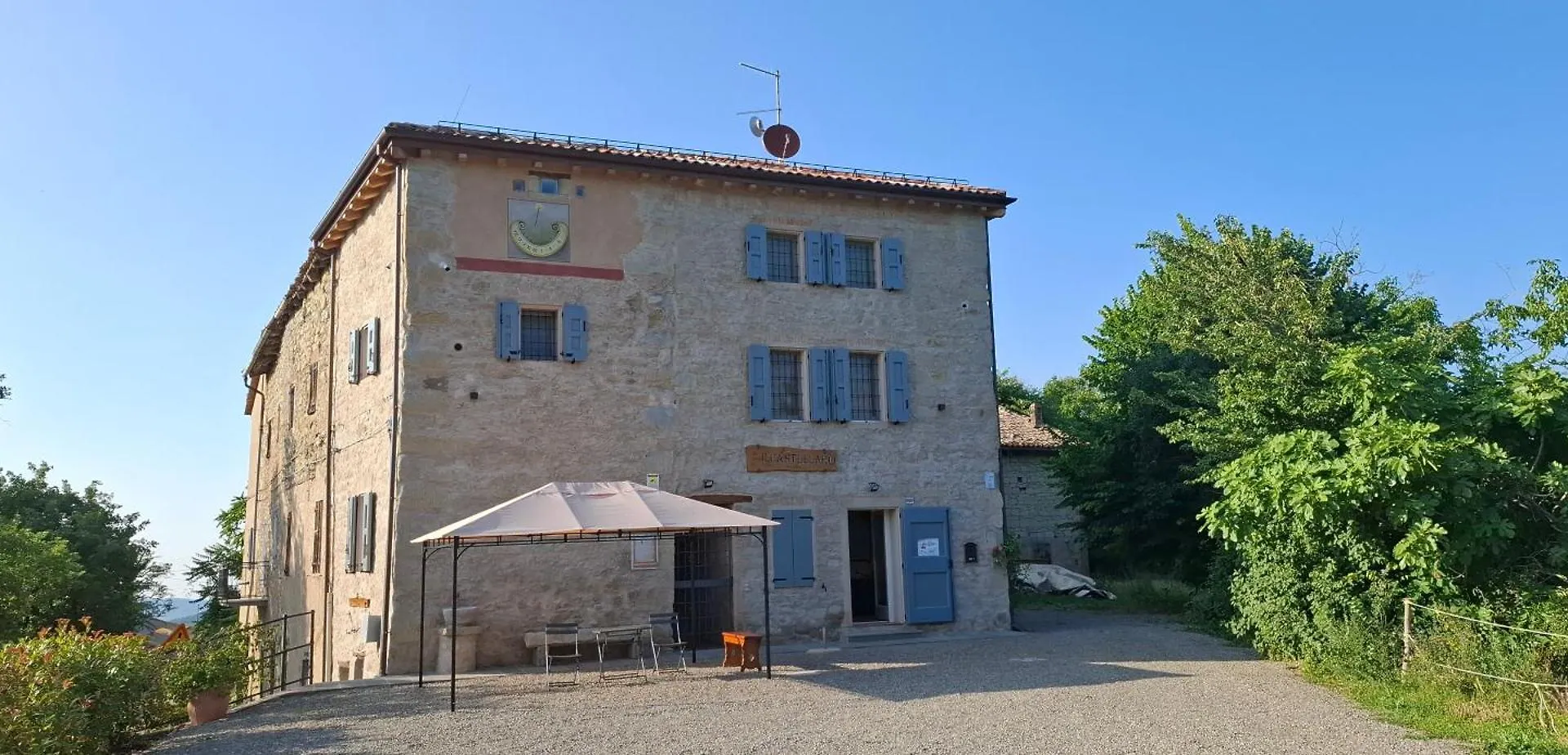 Bed and Breakfast Il Castellaro Ai Sassi à Guiglia Couette-café